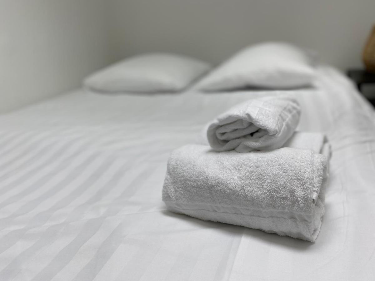 Les Cosy De Nancy - Mister Charles Sous Les Toits, Place Du Marche 4* Exteriör bild